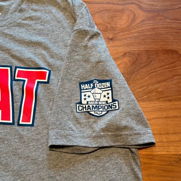 JOHNNY CUPCAKES Big Kid GOAT Tom Brady Patriots T-Shirt Men's XL - Picture 5 of 8
